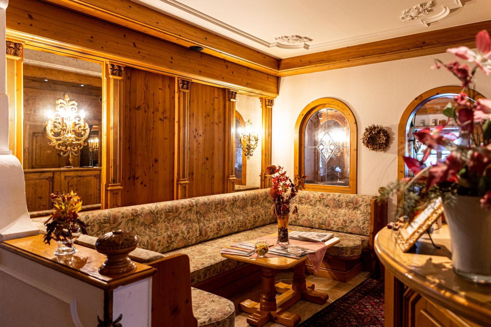 Alpenhotel Pfaffenwinkel Peiting Buitenkant foto